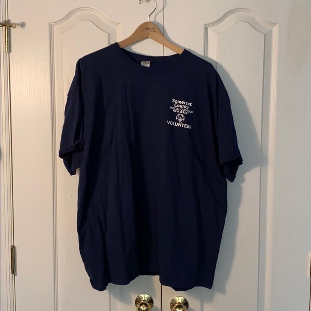 Gildan volunteer tee